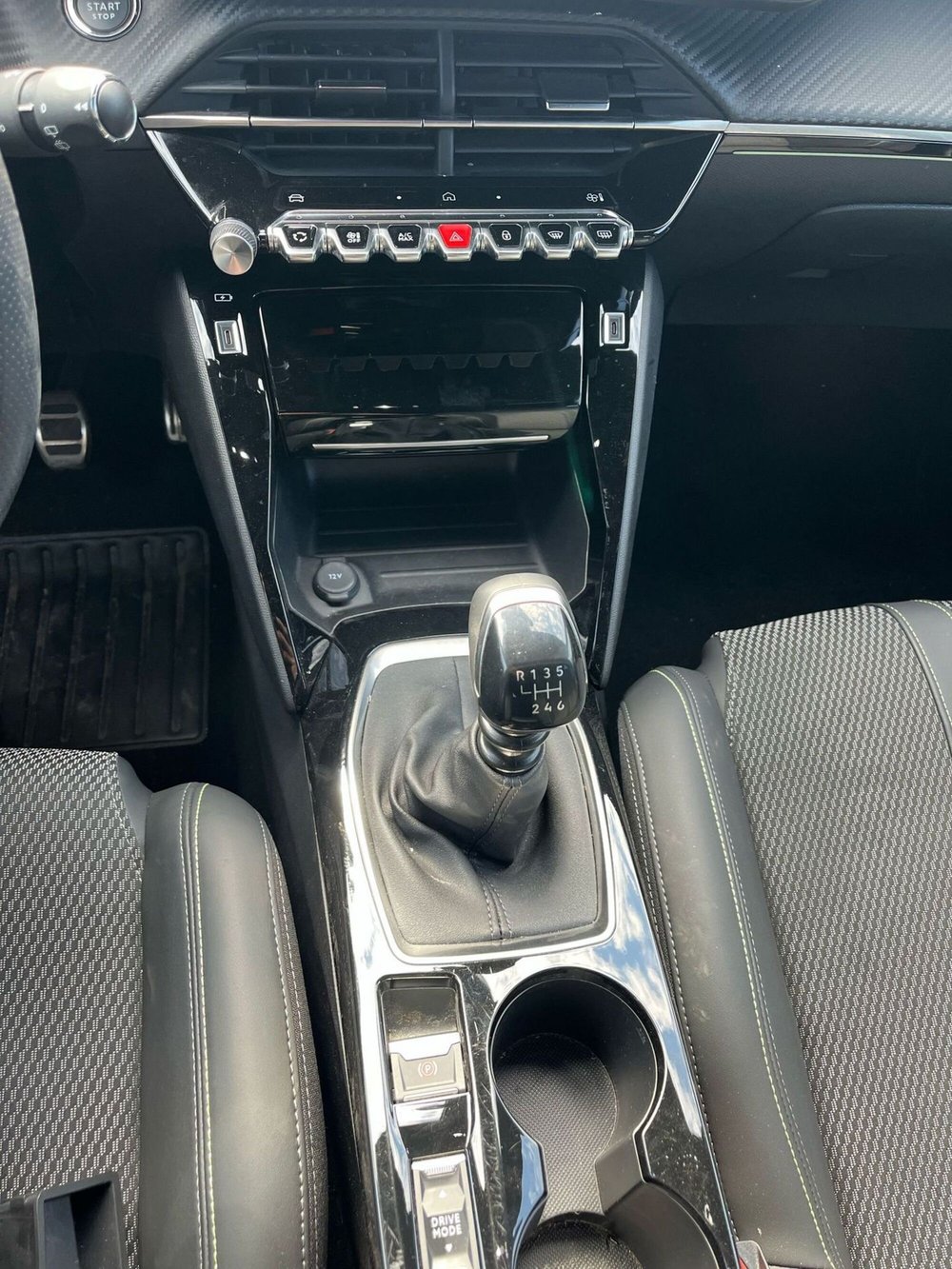 Peugeot 208 usata a Milano (17)