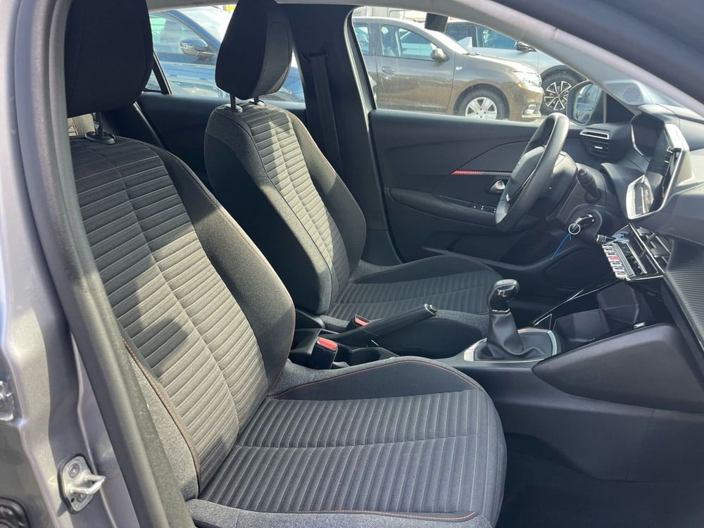 Peugeot 208 usata a Milano (12)