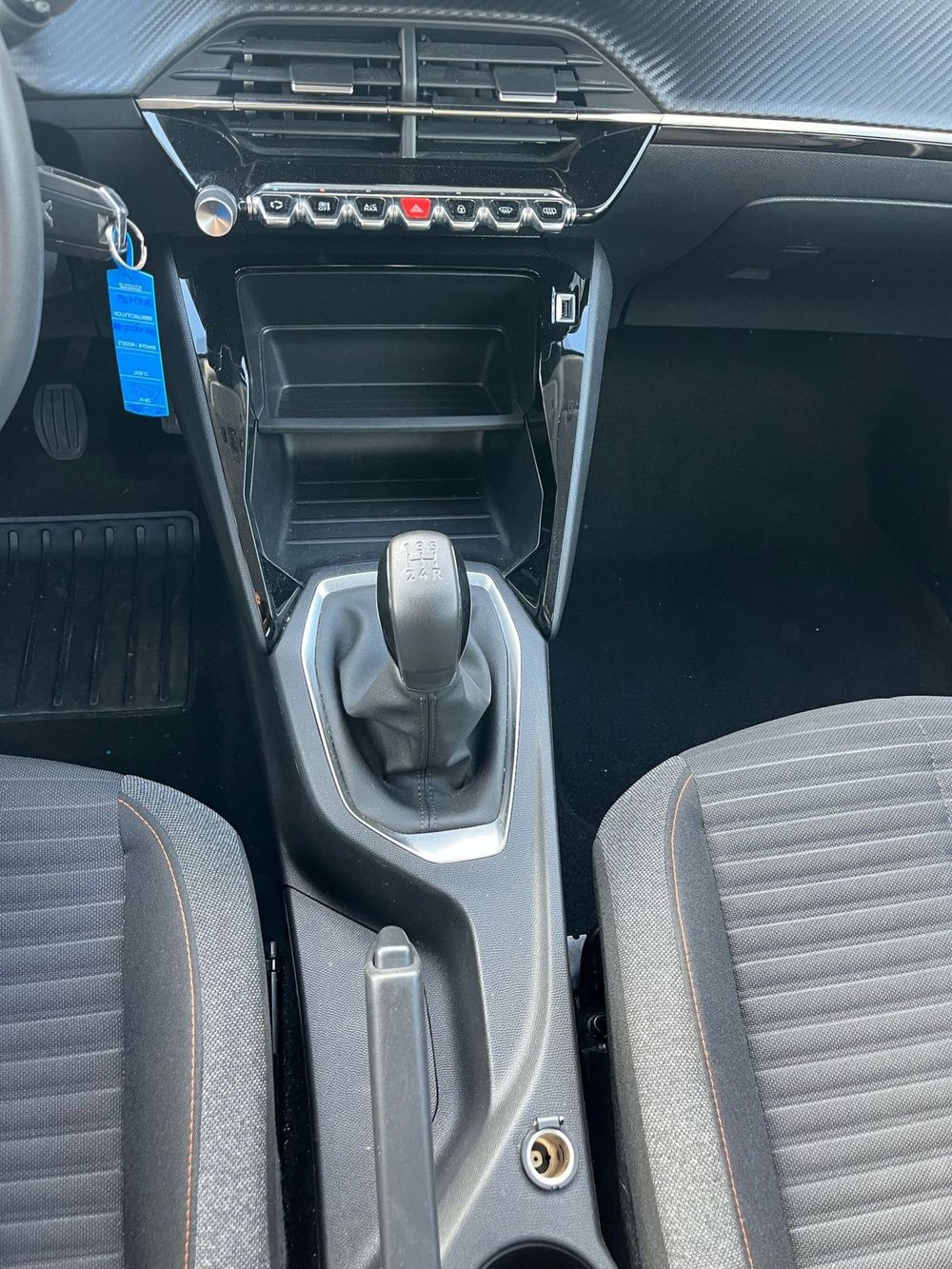 Peugeot 208 usata a Milano (17)