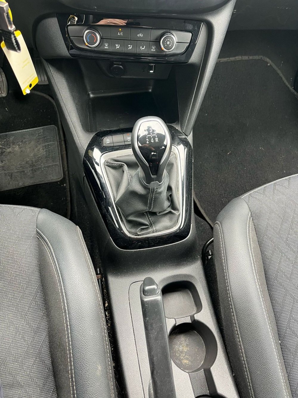 Opel Corsa usata a Milano (18)