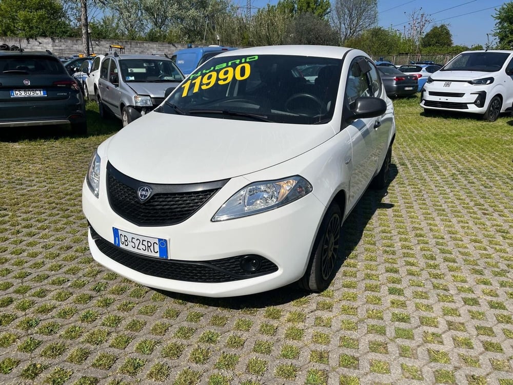 Lancia Ypsilon usata a Milano