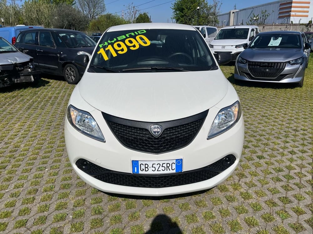 Lancia Ypsilon usata a Milano (2)
