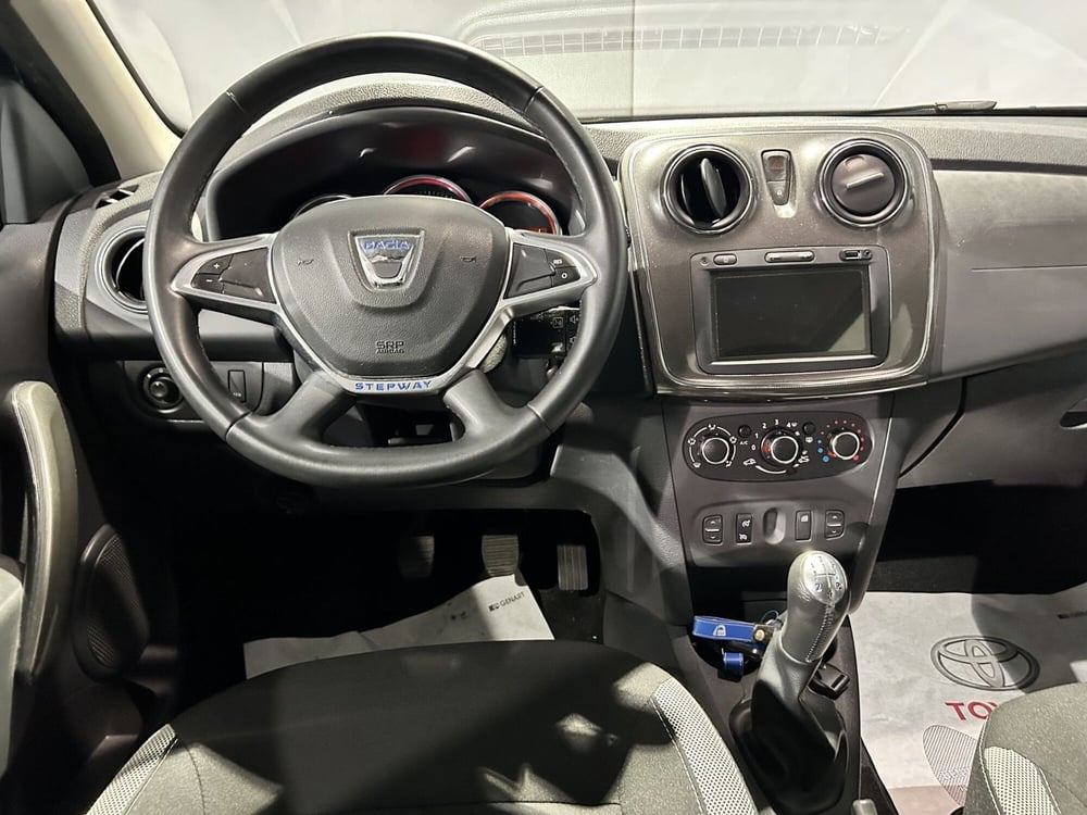 Dacia Sandero usata a Milano (10)
