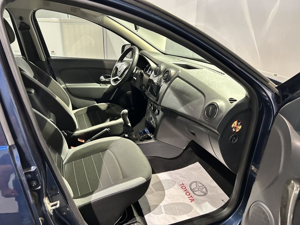 Dacia Sandero usata a Milano (13)