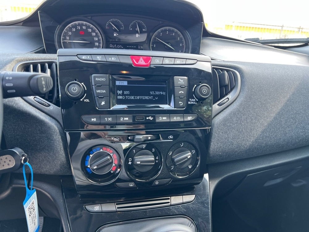 Lancia Ypsilon usata a Pescara (12)