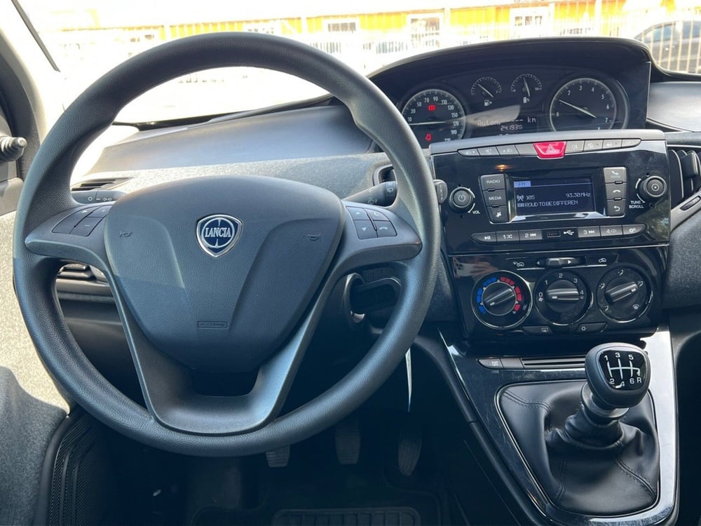 Lancia Ypsilon usata a Pescara (7)