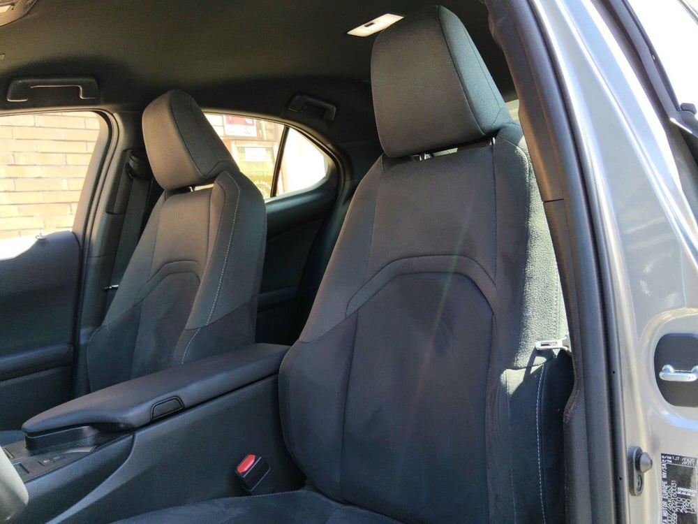 Lexus UX usata a Pescara (10)