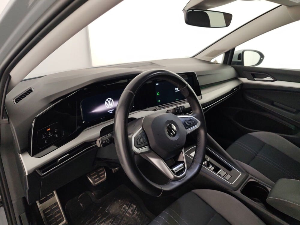 Volkswagen Golf Variant usata a Massa-Carrara (8)