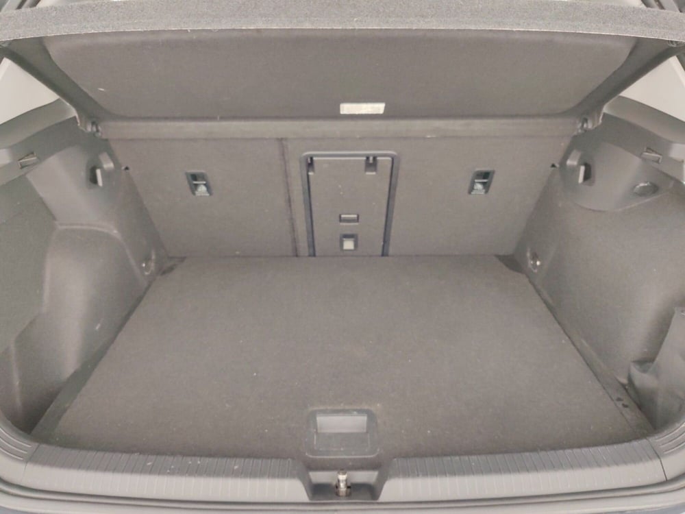 Volkswagen Golf usata a Massa-Carrara (17)