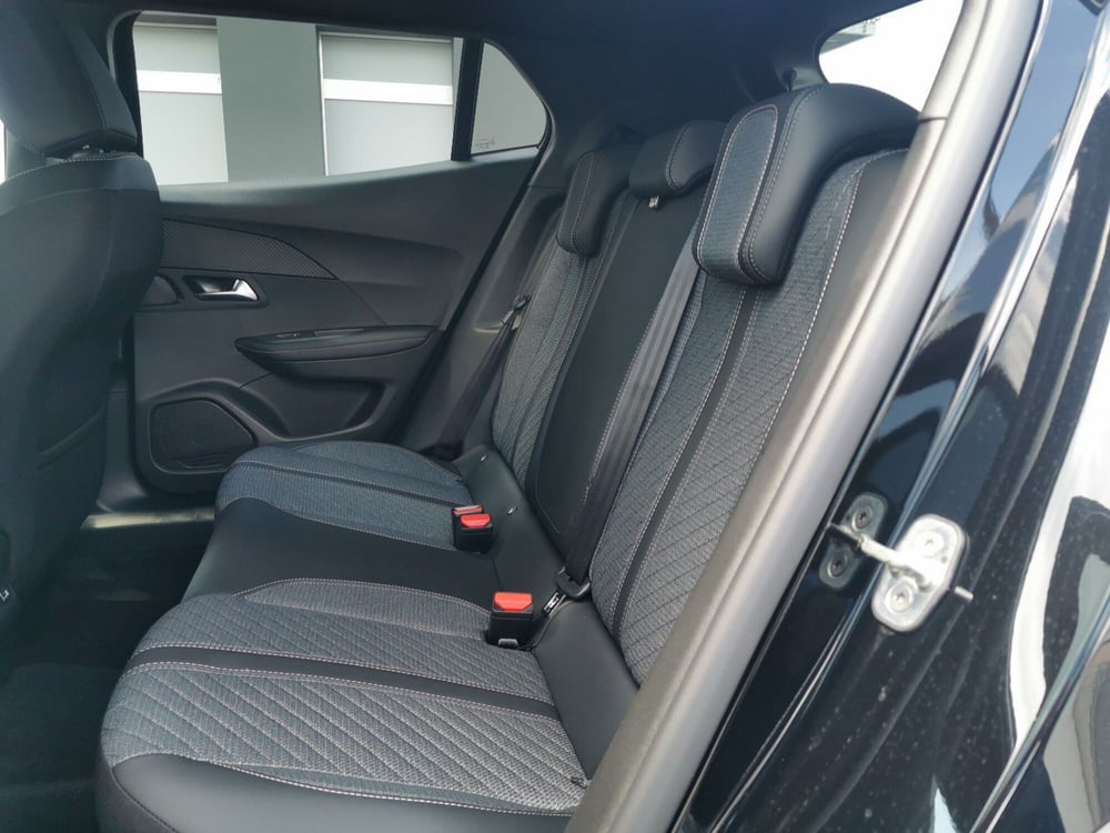 Peugeot 2008 nuova a Taranto (11)