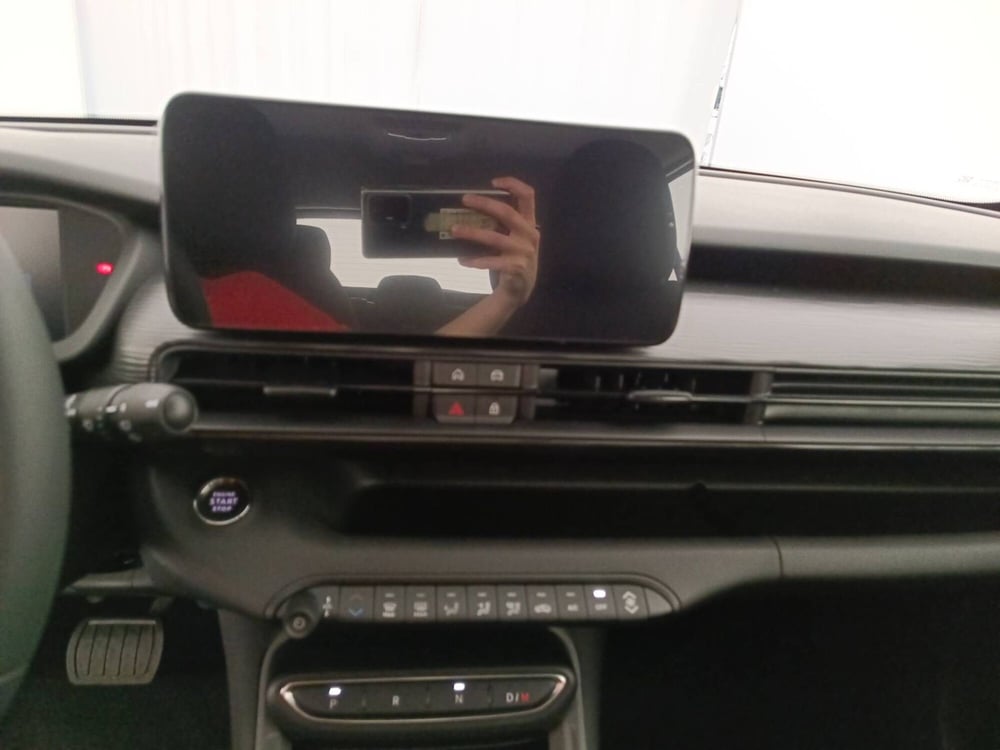 Jeep Avenger nuova a Treviso (14)