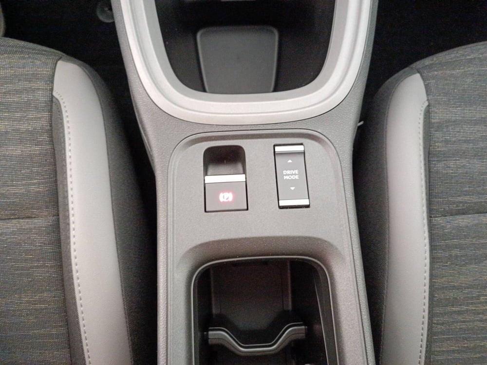 Jeep Avenger nuova a Treviso (15)