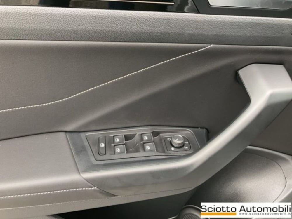 Volkswagen T-Roc nuova a Messina (12)
