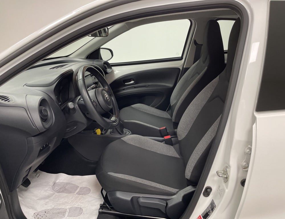 Toyota Aygo X usata a Varese (10)