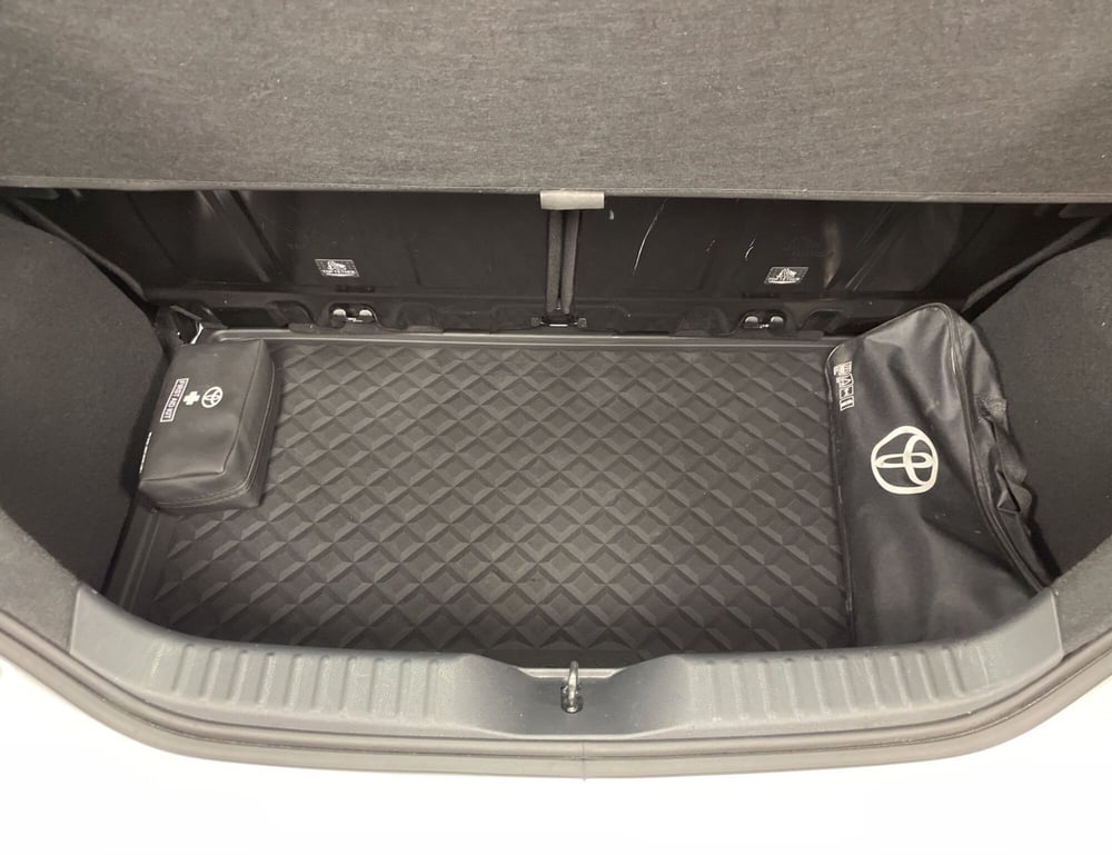 Toyota Aygo X usata a Varese (12)