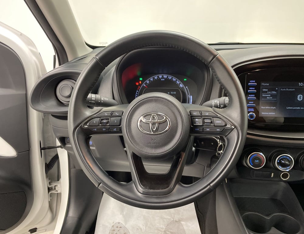 Toyota Aygo X usata a Varese (15)