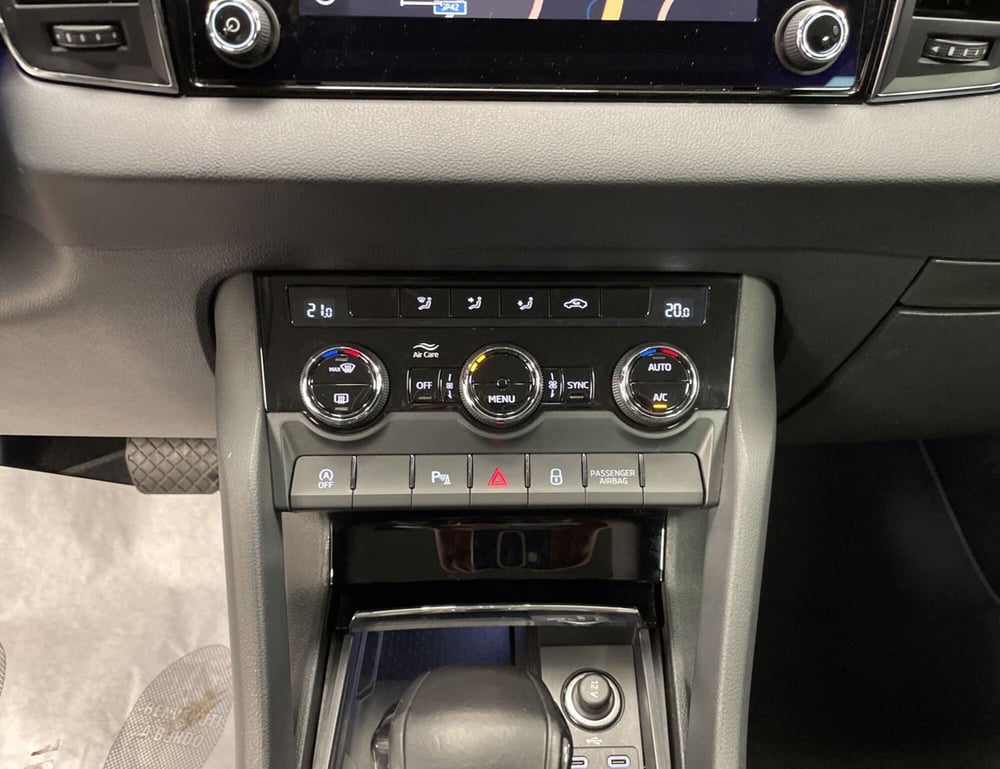 Skoda Karoq usata a Varese (17)