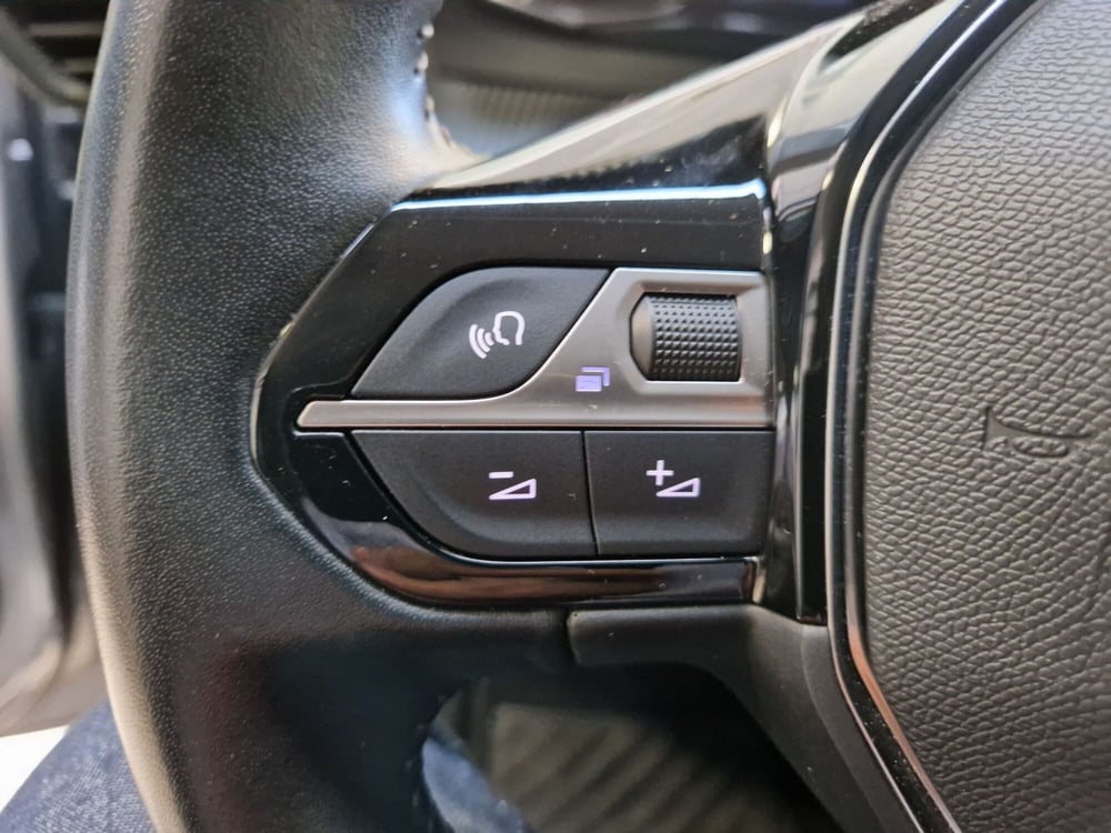 Peugeot 208 usata a Varese (14)