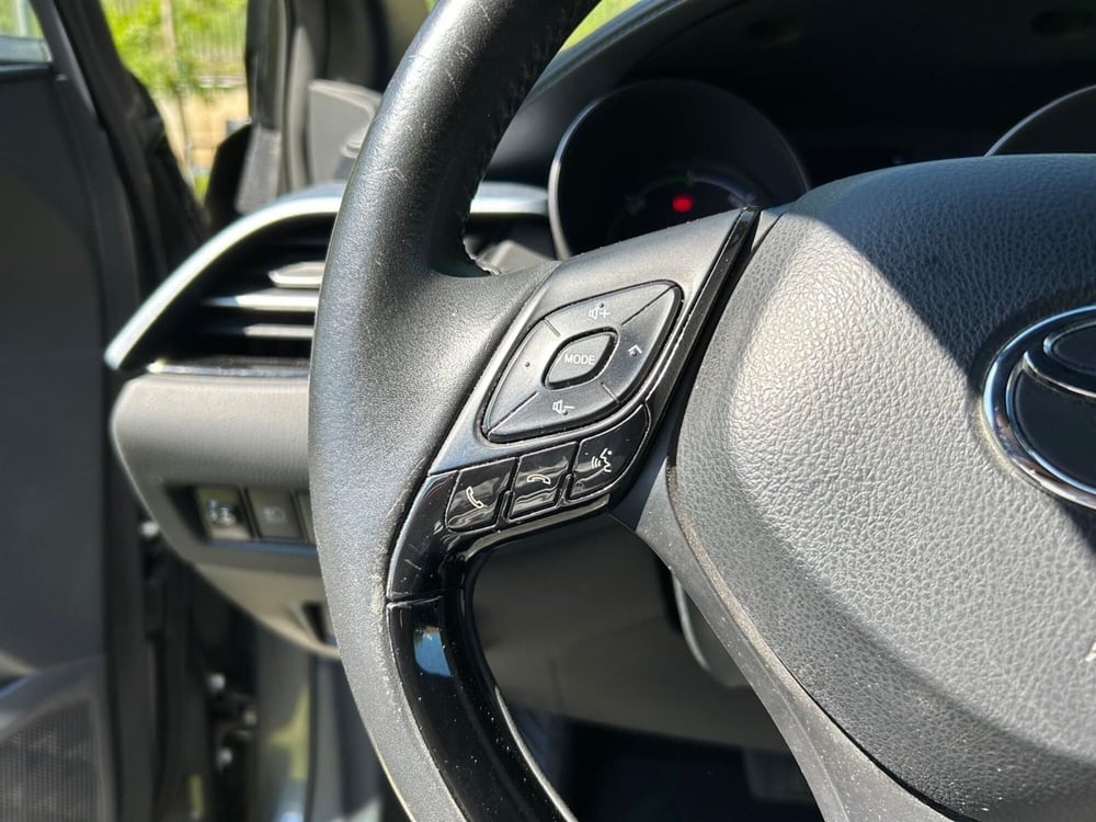 Toyota Toyota C-HR usata a Salerno (17)