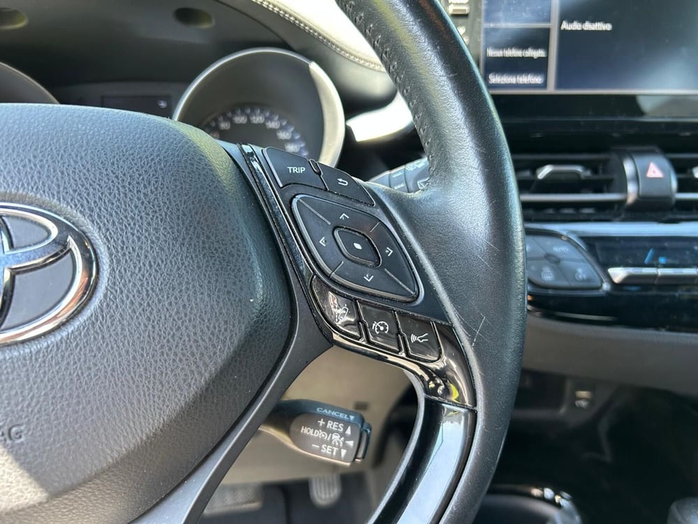 Toyota Toyota C-HR usata a Salerno (18)