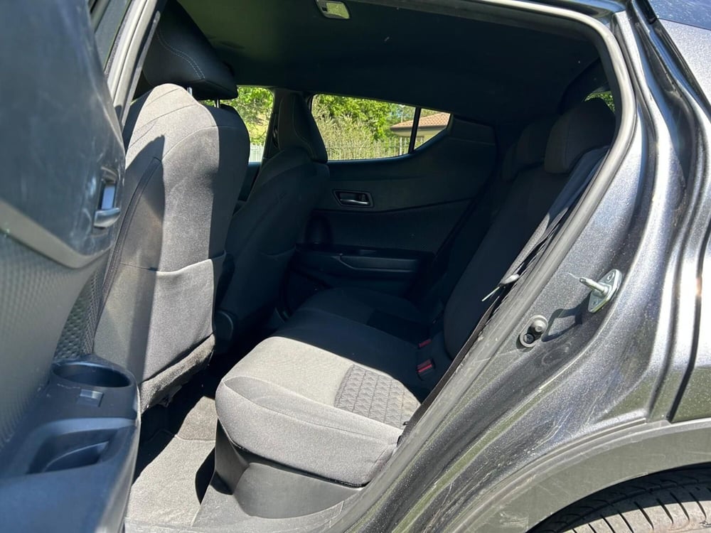 Toyota Toyota C-HR usata a Salerno (7)