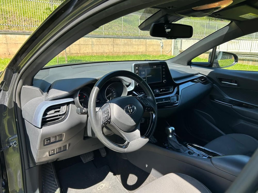 Toyota Toyota C-HR usata a Salerno (8)