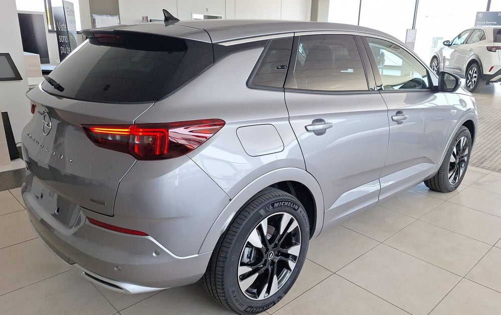 Opel Grandland nuova a Firenze (7)