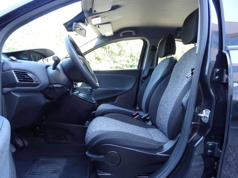 Lancia Ypsilon usata a Venezia (10)