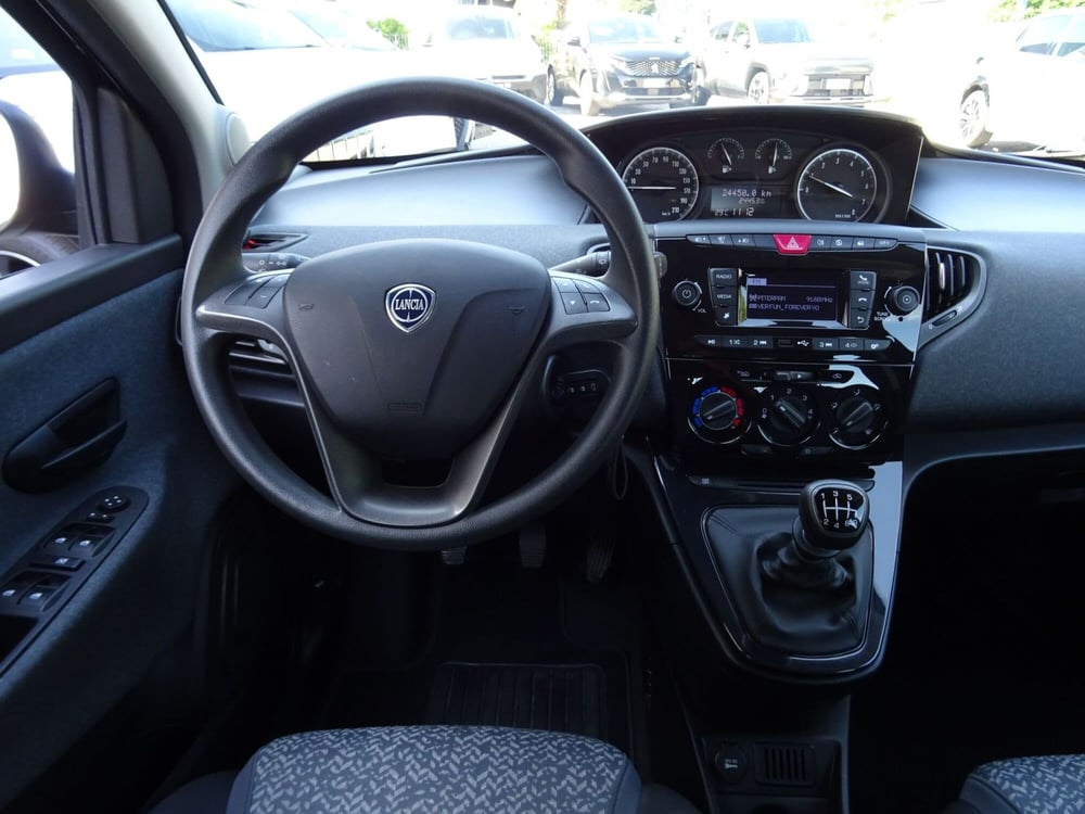 Lancia Ypsilon usata a Venezia (14)