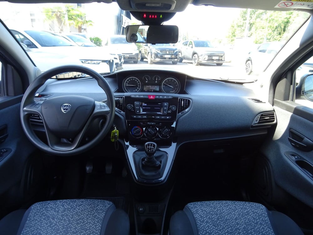 Lancia Ypsilon usata a Venezia (9)