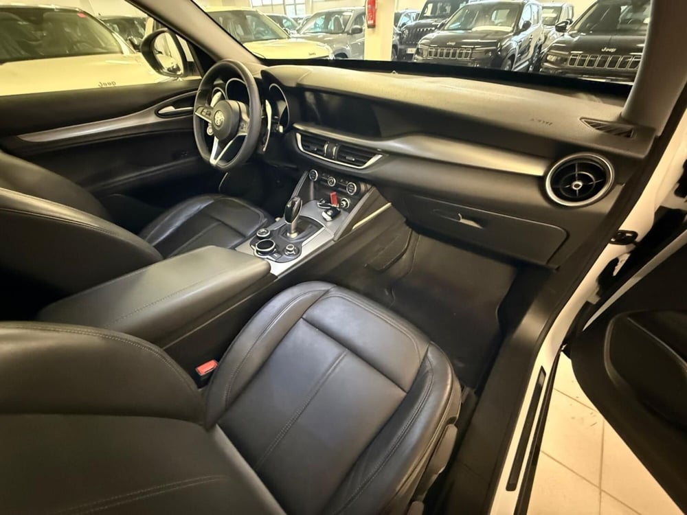 Alfa Romeo Stelvio usata a Arezzo (10)