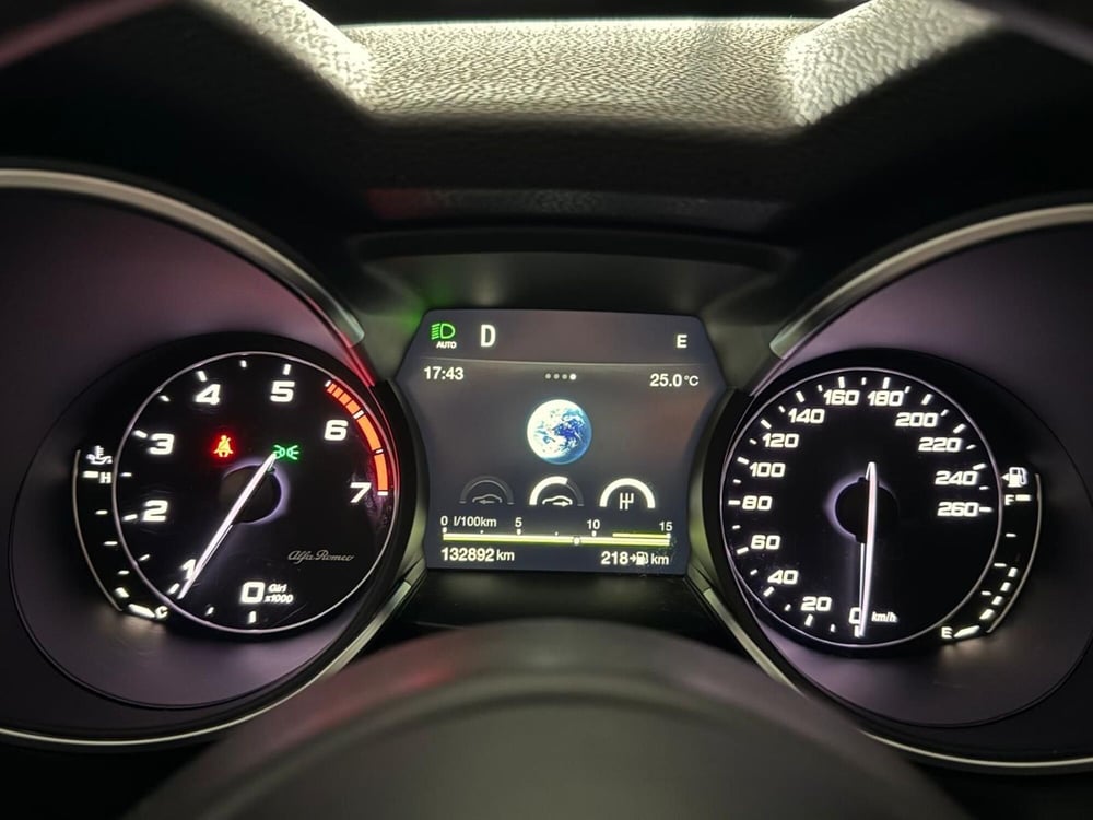 Alfa Romeo Stelvio usata a Arezzo (12)