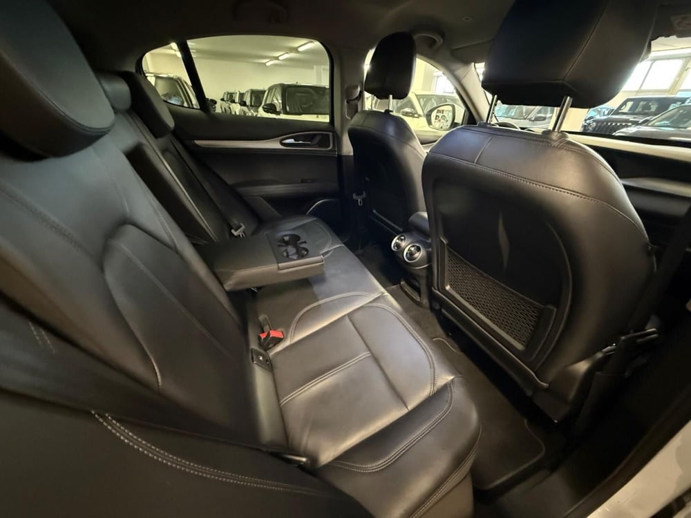Alfa Romeo Stelvio usata a Arezzo (13)