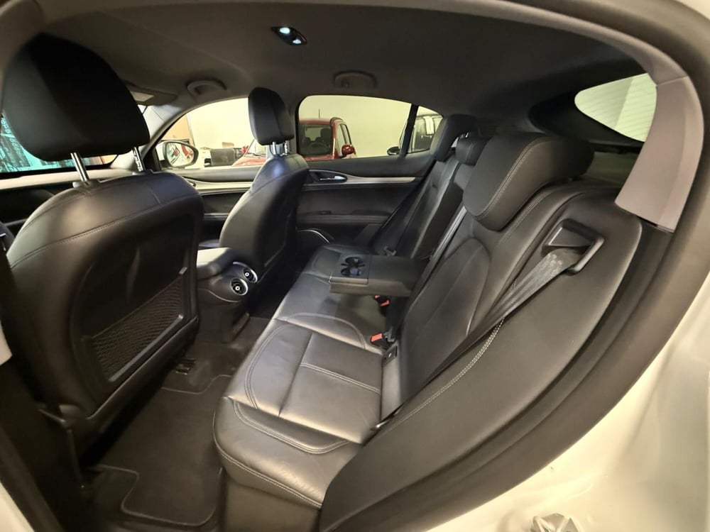 Alfa Romeo Stelvio usata a Arezzo (16)