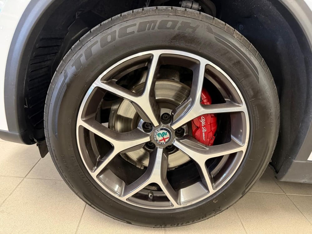 Alfa Romeo Stelvio usata a Arezzo (19)