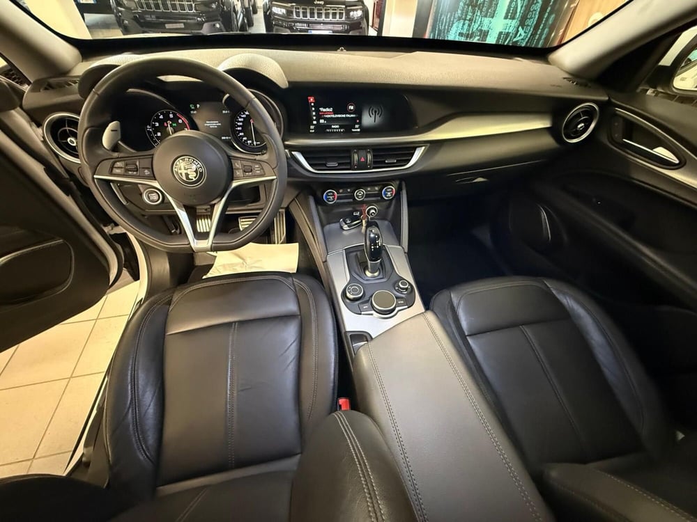 Alfa Romeo Stelvio usata a Arezzo (4)