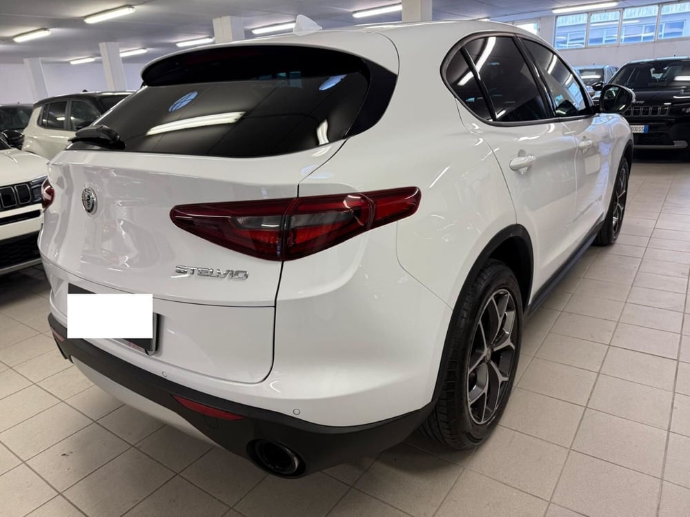 Alfa Romeo Stelvio usata a Arezzo (6)