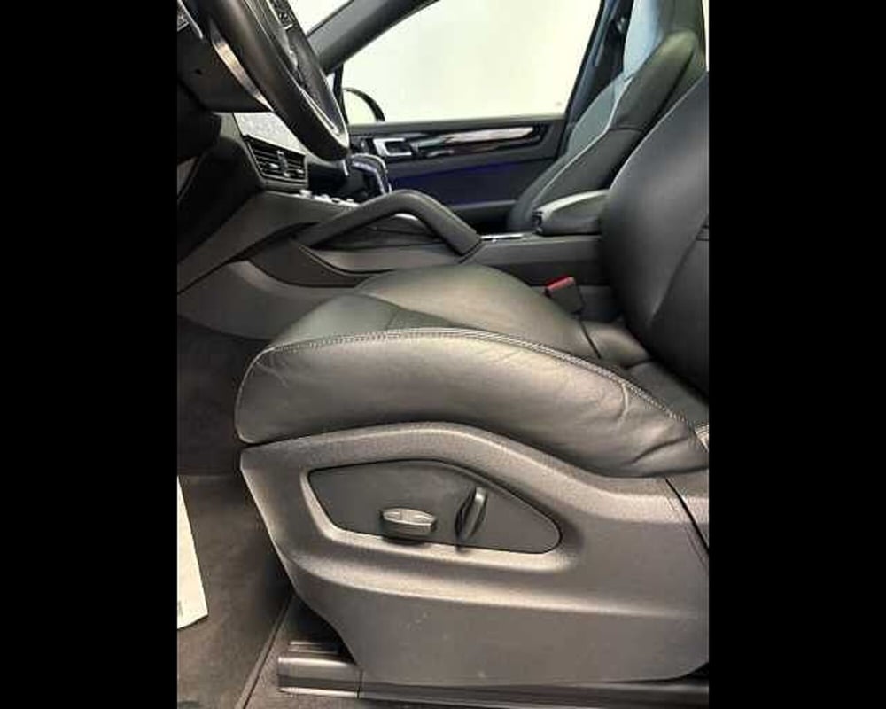 Porsche Cayenne Coupé usata a Milano (10)