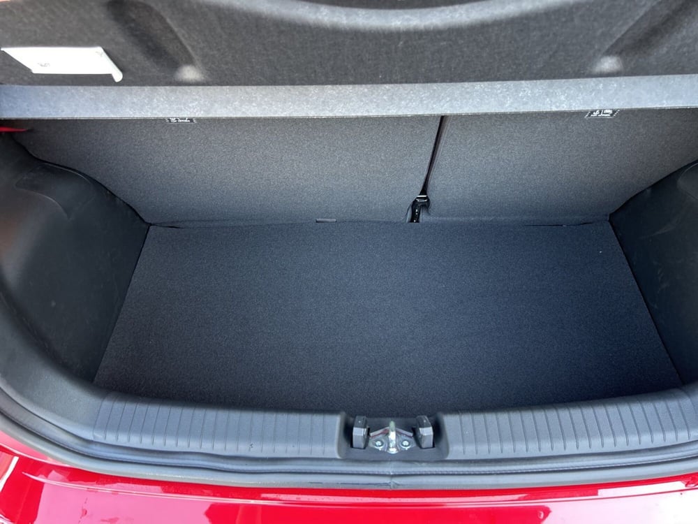 Hyundai i10 nuova a Roma (10)