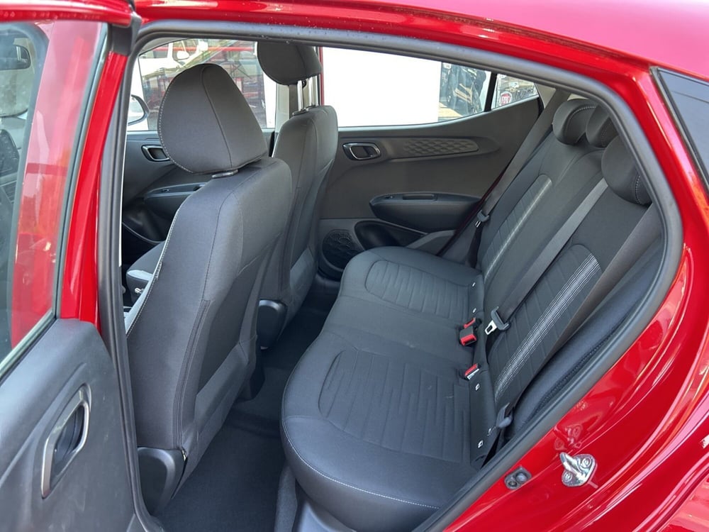 Hyundai i10 nuova a Roma (12)