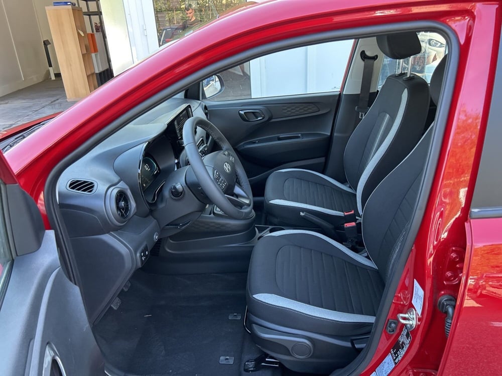Hyundai i10 nuova a Roma (13)