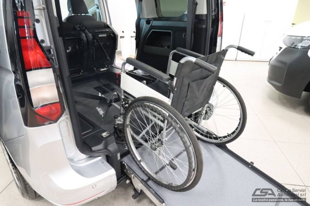 Volkswagen Caddy nuova a Bologna (11)