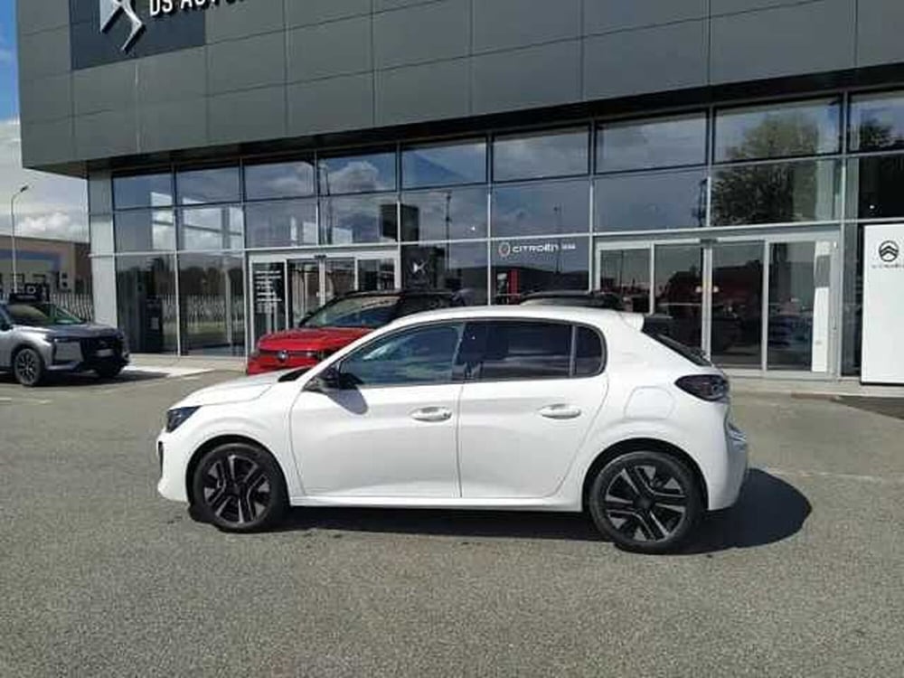 Peugeot 208 nuova a Milano (4)