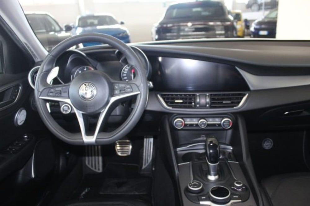 Alfa Romeo Giulia usata a Terni (11)