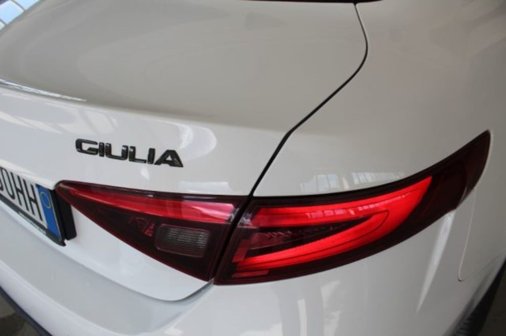 Alfa Romeo Giulia usata a Terni (19)
