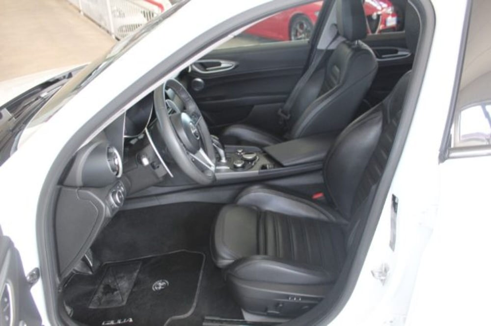 Alfa Romeo Giulia usata a Terni (7)
