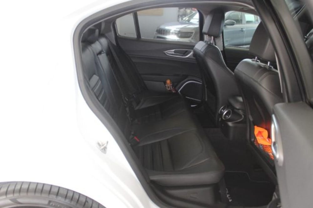 Alfa Romeo Giulia usata a Terni (9)
