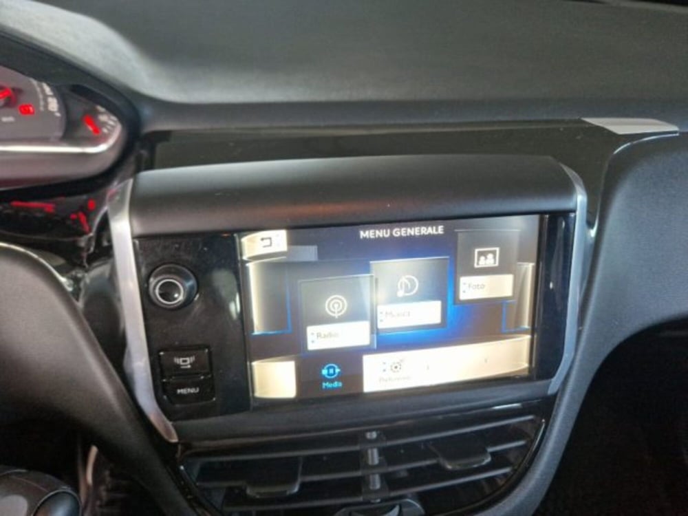 Peugeot 208 usata a Terni (12)