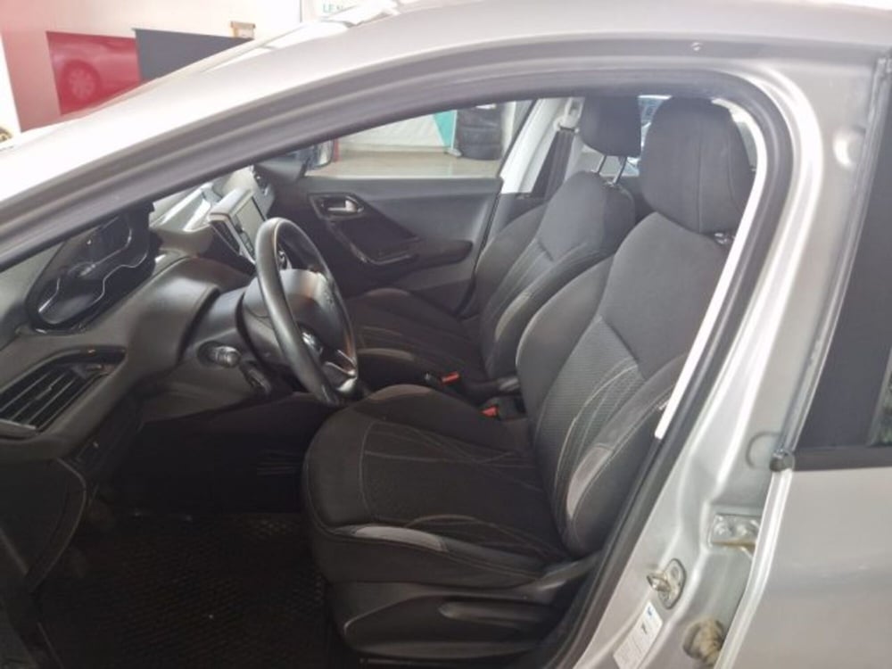 Peugeot 208 usata a Terni (6)