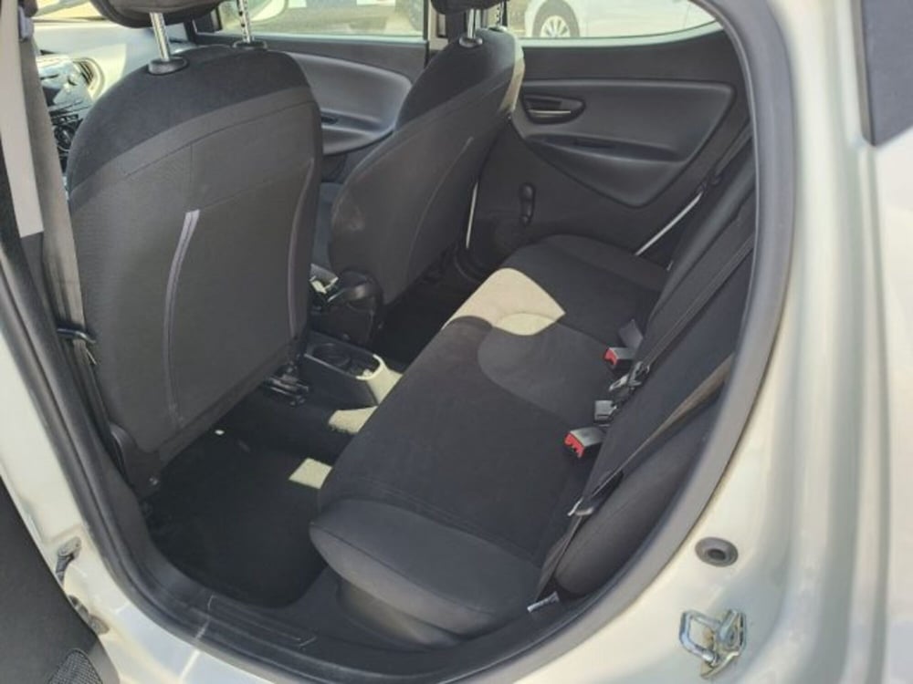 Lancia Ypsilon usata a Frosinone (12)